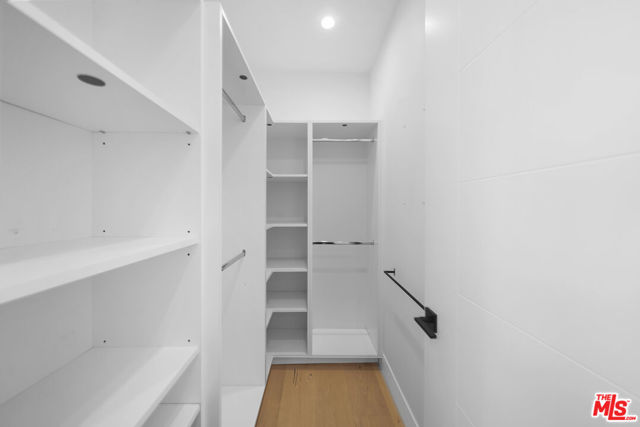 733 N Gramercy Place, Los Angeles CA: https://media.crmls.org/mediaz/c76af345-1333-49dd-8ae5-2ac58a4878d5.jpg