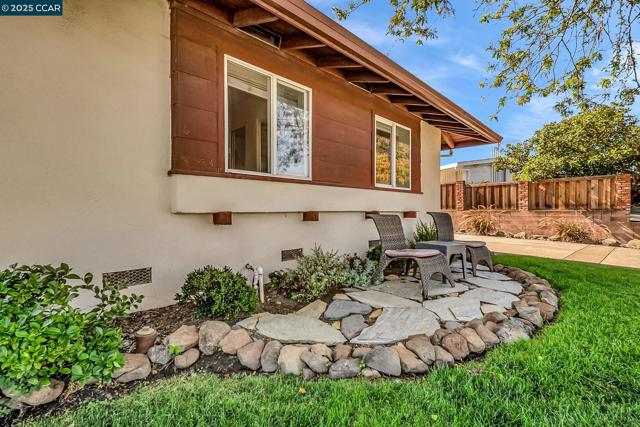 3412 Flamingo Dr, Concord CA: https://media.crmls.org/mediaz/c76b5c65-7cb9-4aa1-96ee-a02ee4a14b2a.jpg