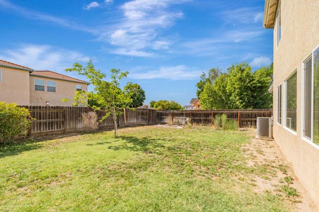 367 Sunburst Street, Los Banos CA: https://media.crmls.org/mediaz/c76b7d32-a829-434c-933e-41928614876a.jpg