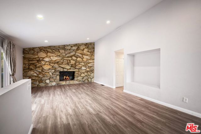 8657 Valley Flores Drive, West Hills CA: https://media.crmls.org/mediaz/c76d1d26-ad1d-46e1-a3fc-63ad16557eee.jpg