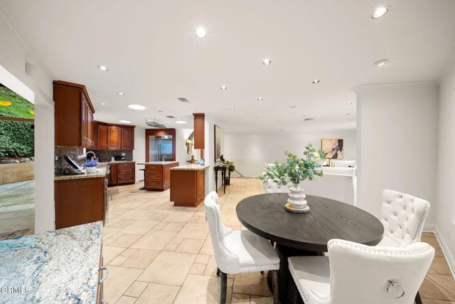 Detail Gallery Image 10 of 36 For 1038 Oban Dr, Los Angeles,  CA 90065 - 3 Beds | 3 Baths