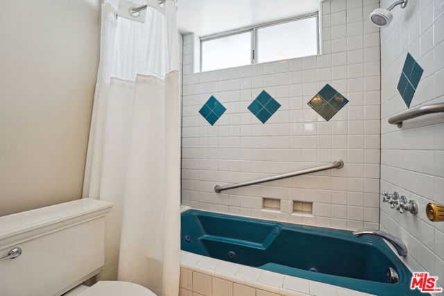 19730 Hatton Street, Winnetka CA: https://media.crmls.org/mediaz/c76d5068-c2ba-478c-8881-a65d43ebca92.jpg