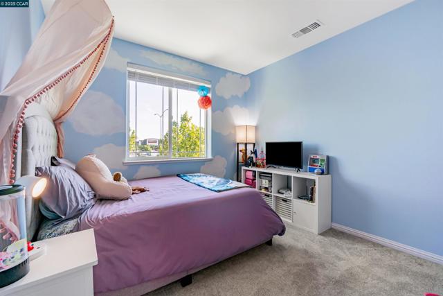158 Wooley Creek Way, Brentwood CA: https://media.crmls.org/mediaz/c76d79f0-6b7e-460d-b07c-d1243b8b618c.jpg