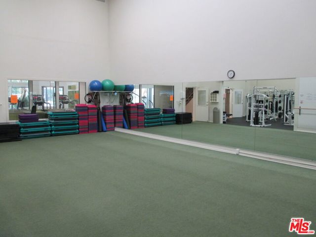 2748 Bottlebrush Drive, Los Angeles CA: https://media.crmls.org/mediaz/c76dbbfa-e5b2-4ae2-a559-b2993e6d7bc8.jpg