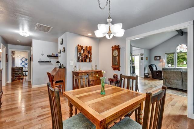 4214 Gull Cove Way, Capitola CA: https://media.crmls.org/mediaz/c76e51fe-a853-44fa-9192-cc939deff6c8.jpg