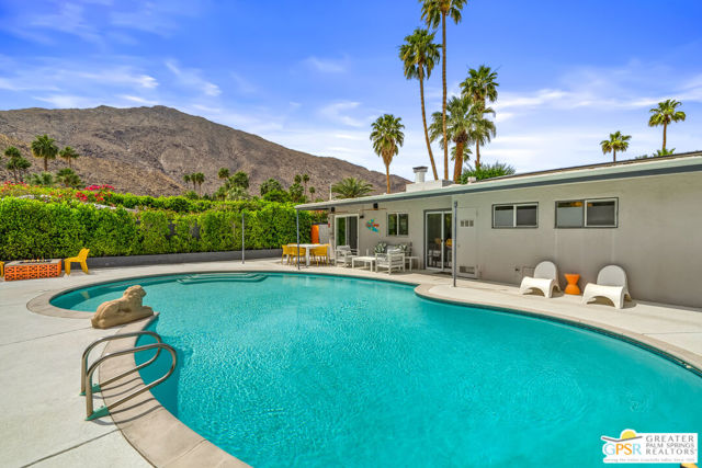281 E Ocotillo Avenue, Palm Springs CA: https://media.crmls.org/mediaz/c76e56e5-71af-40f3-9203-34ba01e9a6eb.jpg