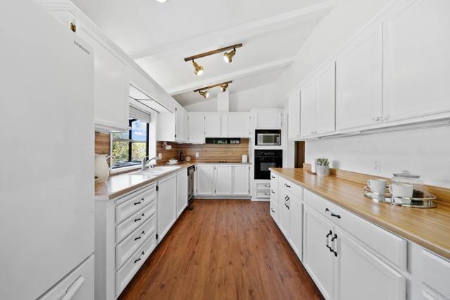 Detail Gallery Image 28 of 55 For 2302 Bryant Drive, Carlsbad,  CA 92008 - 2 Beds | 2 Baths