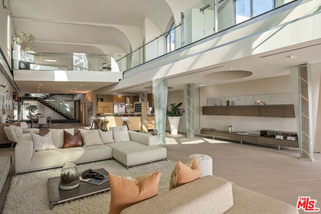  Commercial for Sale in Los Angeles, California