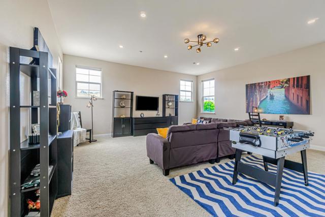 2852 Spanish Bay Drive, Brentwood CA: https://media.crmls.org/mediaz/c76f6b5d-4f7c-4b11-b0b3-ad1bf931c5d5.jpg