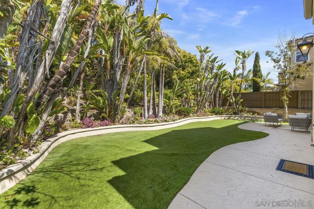 11649 Thistle Hill Pl, San Diego CA: https://media.crmls.org/mediaz/c76ff03c-27f0-4288-a723-9559f4352ed2.jpg