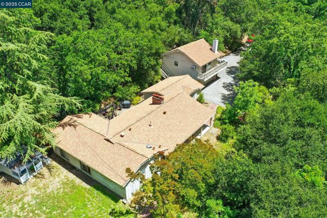 3363 Mcgraw Ln, Lafayette CA: https://media.crmls.org/mediaz/c76ff98a-d06c-4a87-8a74-6dc37bc16f20.jpg