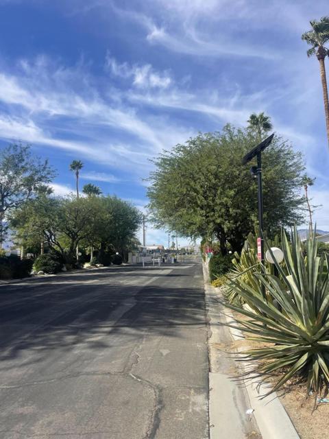 14777 Palm Drive, Desert Hot Springs CA: https://media.crmls.org/mediaz/c7705cda-a655-4a96-a501-da98f984fcae.jpg