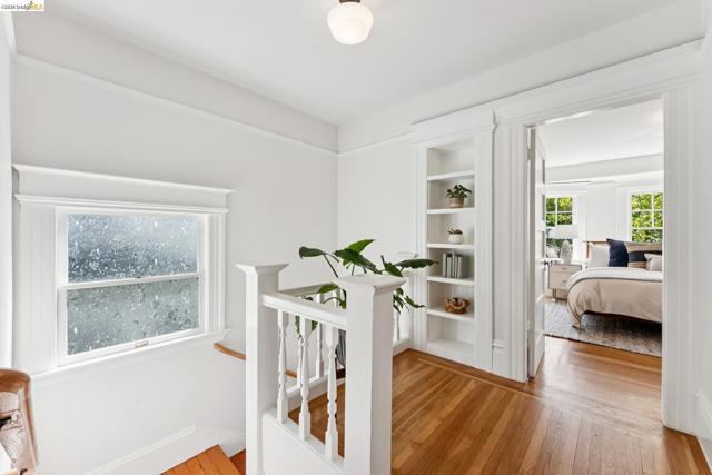 Image 27 of 60 For 2035 Francisco St