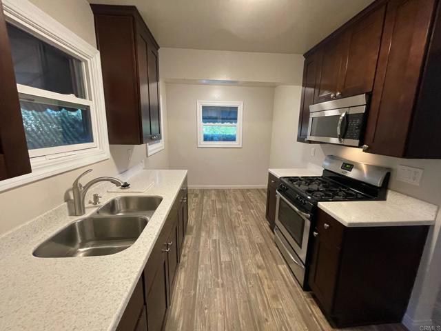 Detail Gallery Image 11 of 23 For 225 27 E 6th Ave, Escondido,  CA 92025 - – Beds | – Baths