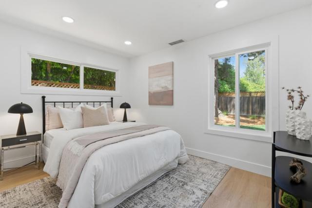 577 Green Manor Court, Palo Alto CA: https://media.crmls.org/mediaz/c77131cc-004f-415a-9c26-b1459d324e31.jpg