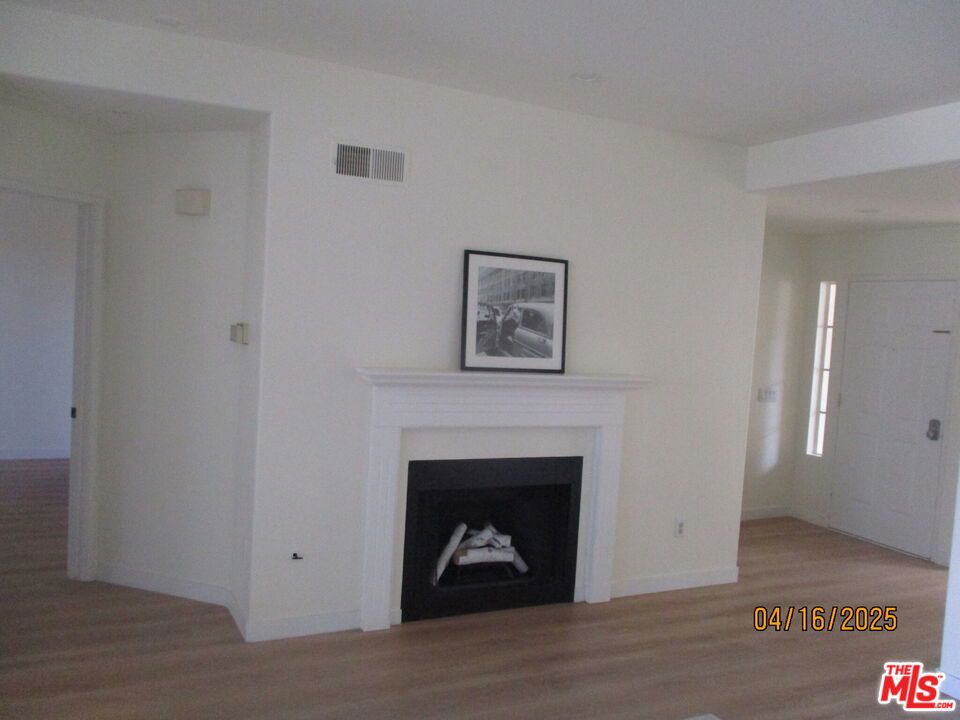 MLS #25523591 img 2