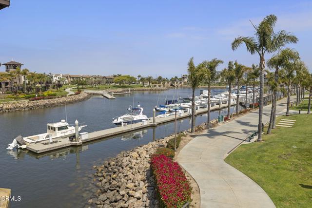 1524 Windshore Way, Oxnard CA: https://media.crmls.org/mediaz/c7727b1c-5eba-4153-9492-339753b8a11d.jpg