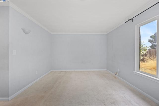 4321 Kingswood Dr, Concord CA: https://media.crmls.org/mediaz/c7731122-7910-49e0-911a-6ab4a0f10851.jpg