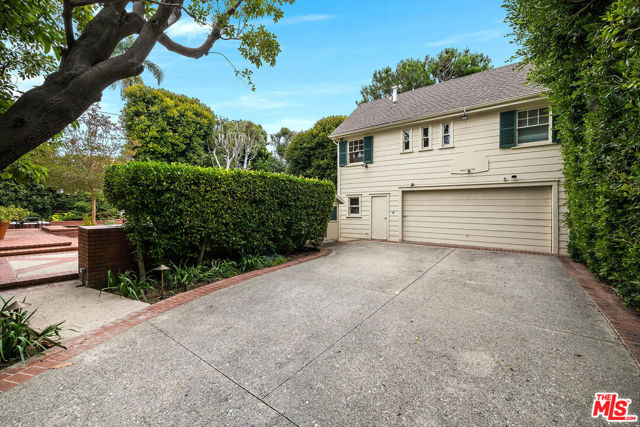 809 North Bedford Drive photo 31