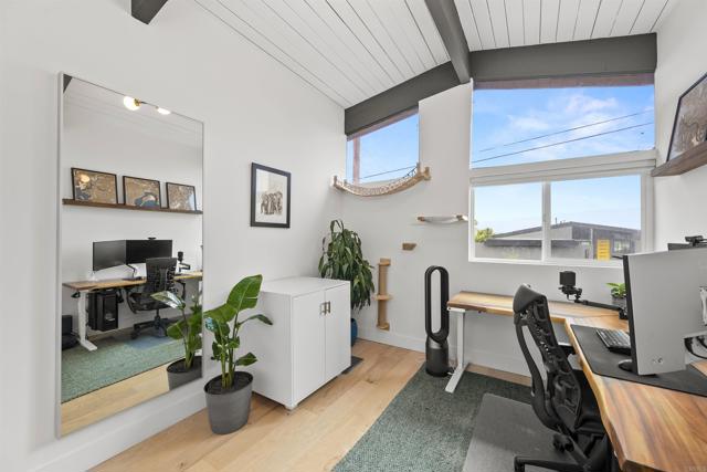 Image 29 of 46 For 4862 Viane Way