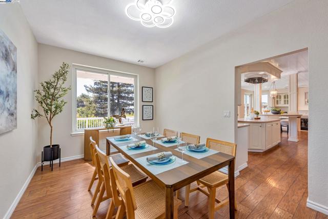 4069 Pergola CT, Castro Valley CA: https://media.crmls.org/mediaz/c7740103-1778-40f8-9bb4-6dceb286a5c8.jpg