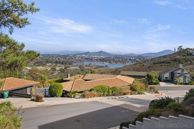 6346 Ridge Manor Avenue, San Diego CA: https://media.crmls.org/mediaz/c7741102-6068-422f-90fe-ddd1a914a523.jpg