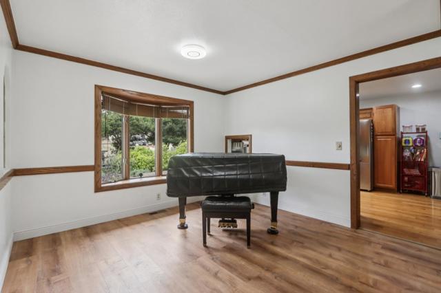 17848 Berta Canyon Road, Salinas CA: https://media.crmls.org/mediaz/c775fef8-cb82-4050-864f-14e5113d554d.jpg