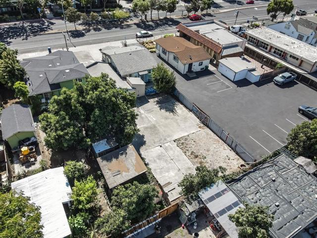 558 A Street, Hayward CA: https://media.crmls.org/mediaz/c7760136-4adb-47df-8a1e-635bfed3c7ef.jpg