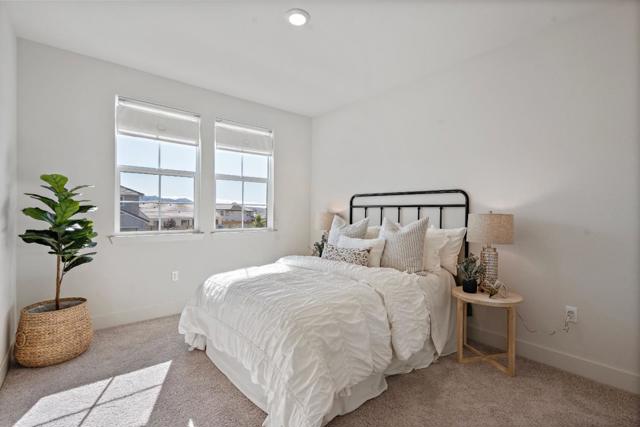 191 Scarlett Way, Hollister CA: https://media.crmls.org/mediaz/c776b973-7d68-4443-9dd7-ff24170be045.jpg