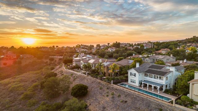 3219 Corte Paloma, Carlsbad CA: https://media.crmls.org/mediaz/c776ec8a-d059-4bdf-96ea-4644f3b07414.jpg