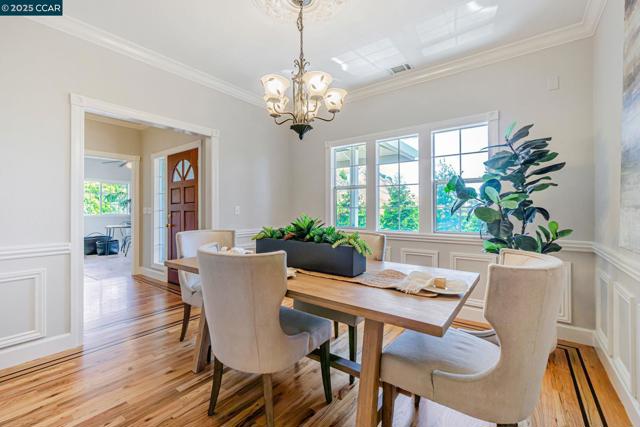 631 La Vista Rd, Walnut Creek CA: https://media.crmls.org/mediaz/c77739cb-4649-427f-accb-8a2d5a8b6753.jpg