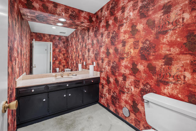 16445 Garvin Drive, Encino CA: https://media.crmls.org/mediaz/c777648c-cf89-4c96-9e74-69708f7bb639.jpg