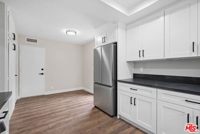 2749 Amber Wood Place, Thousand Oaks CA: https://media.crmls.org/mediaz/c77787e9-13f8-43a6-8875-954efc9e1f3a.jpg