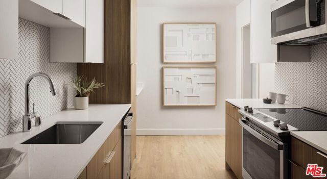 13900 Panay Way, Marina del Rey CA: https://media.crmls.org/mediaz/c777b119-5f7d-4a17-891d-cc9292056094.jpg