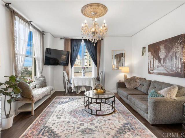 Detail Gallery Image 1 of 1 For 702 Ash St #703,  San Diego,  CA 92101 - 1 Beds | 1 Baths