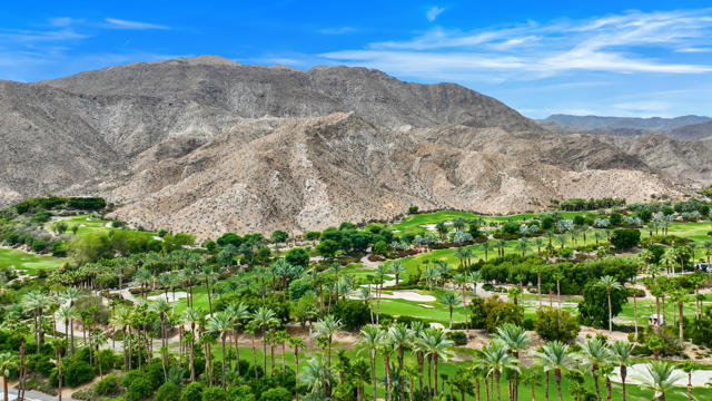 71520 Gardess Road, Rancho Mirage CA: https://media.crmls.org/mediaz/c7783db9-f94d-4d20-bc41-acb718606917.jpg