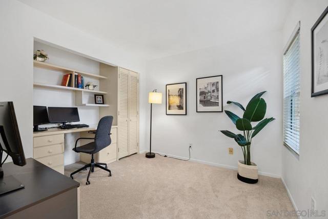 3965 Via Holgura, San Diego CA: https://media.crmls.org/mediaz/c778c8f7-b5db-4f0e-a688-47b726eddaae.jpg
