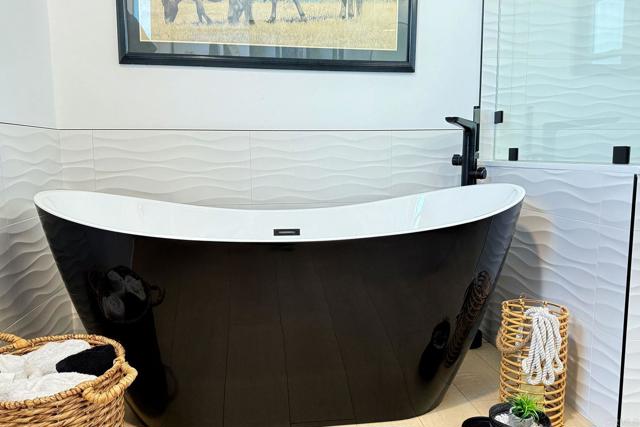 6503 Friendly Place, Carlsbad CA: https://media.crmls.org/mediaz/c7793486-f7c7-49dd-ba59-19fa2e17409c.jpg