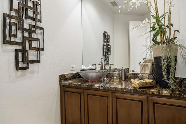 945 Hawk Hill Trail, Palm Desert CA: https://media.crmls.org/mediaz/c7794644-fe30-41cb-a9d8-9ddcc2b4a33a.jpg