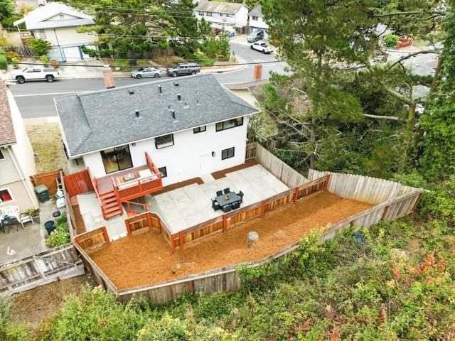 1527 Terra Nova Boulevard, Pacifica CA: https://media.crmls.org/mediaz/c7797d7a-4c75-470e-b1f5-f7516ce4248f.jpg