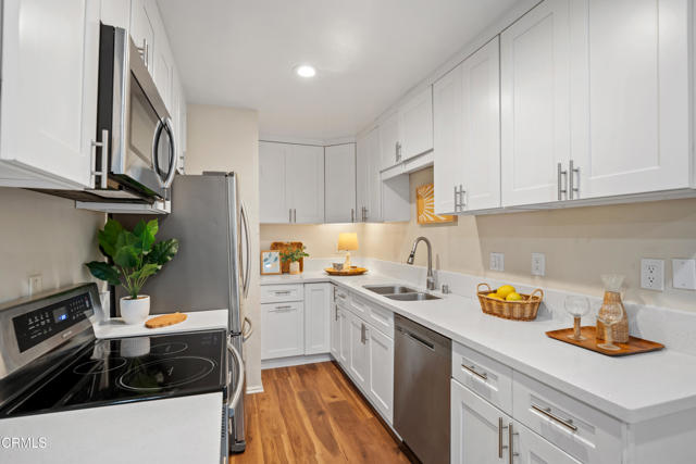 Detail Gallery Image 12 of 30 For 138 S Bryn Mawr St #39,  Ventura,  CA 93003 - 3 Beds | 2 Baths