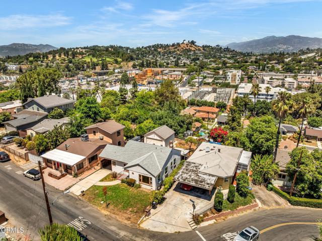 4127 Scandia Way, Los Angeles CA: https://media.crmls.org/mediaz/c77a00b0-4e08-4c21-b8b5-d53bf426a893.jpg