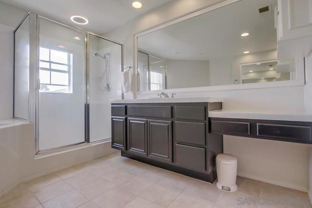 11523 Sun Ray Ct, San Diego CA: https://media.crmls.org/mediaz/c77a8f55-1cad-4c73-9602-3ec8cac68d32.jpg