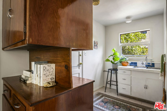 3865 Brunswick Avenue, Los Angeles CA: https://media.crmls.org/mediaz/c77b780f-290c-4cf1-b538-64e1e360fd7d.jpg