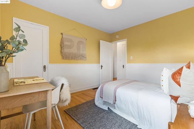 2451 Carmel St, Oakland CA: https://media.crmls.org/mediaz/c77b8cf8-560e-451b-9ef0-e554eab629b4.jpg