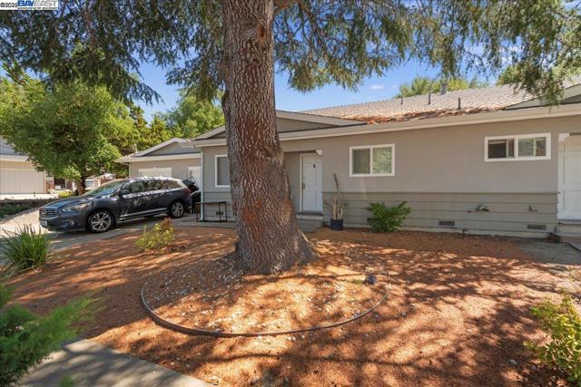 164 Gilbert Ct, Martinez CA: https://media.crmls.org/mediaz/c77ba873-a3e5-4f24-982e-bba8412bd1e5.jpg