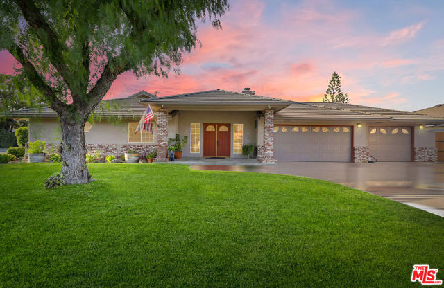 7200 Clifftop Way, Bakersfield CA: https://media.crmls.org/mediaz/c77c0a67-9430-4947-9d97-f5c725f5c200.jpg