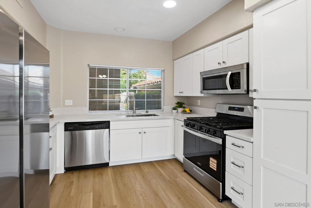 10911 Creekbridge Place - photo 6