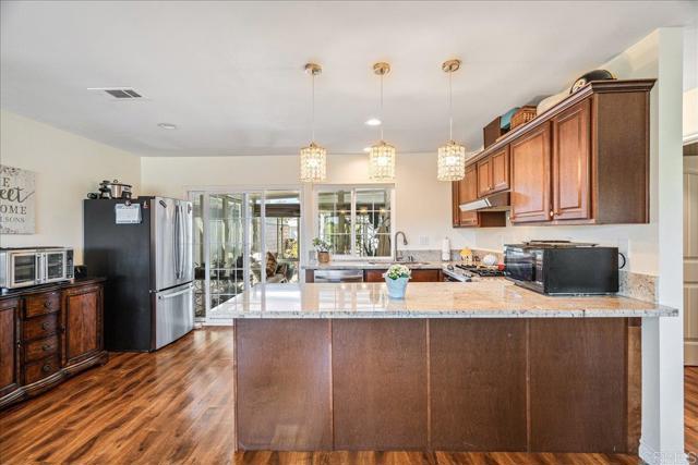 Detail Gallery Image 5 of 31 For 3839 Vista Campana S #66,  Oceanside,  CA 92057 - 2 Beds | 1/1 Baths