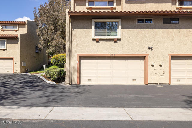 658 Rosewood Avenue, Camarillo CA: https://media.crmls.org/mediaz/c77c8470-f0e1-4813-adef-408cdffa6535.jpg